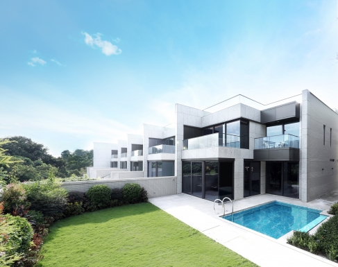 Exterior 3
